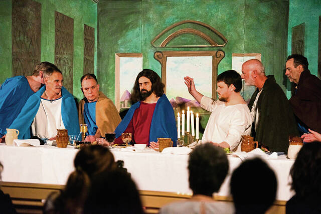 7172885_web1_gtr-lo-LivingLastSupper4-040723