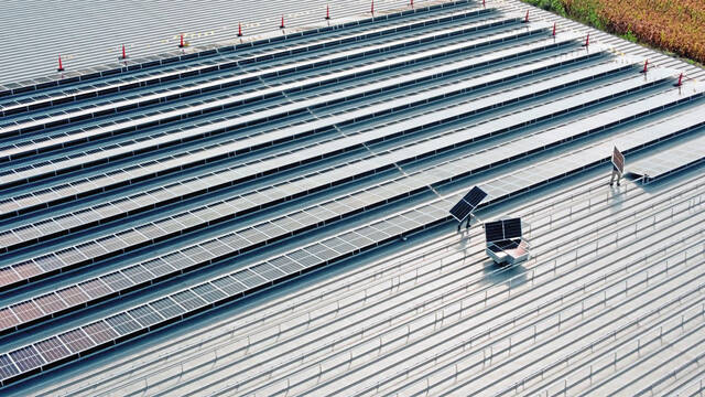 7176750_web1_gtr-LevinSolar1-111121