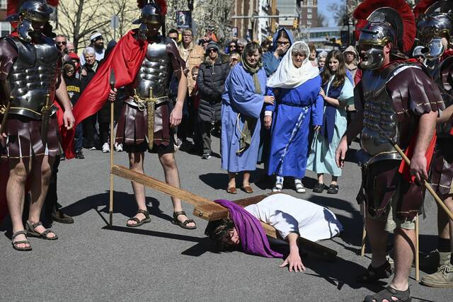 7197983_web1_gtr-lo-WayOfCross012-033024