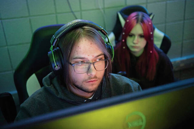 7128753_web1_gtr-EsportsCollege5-032224