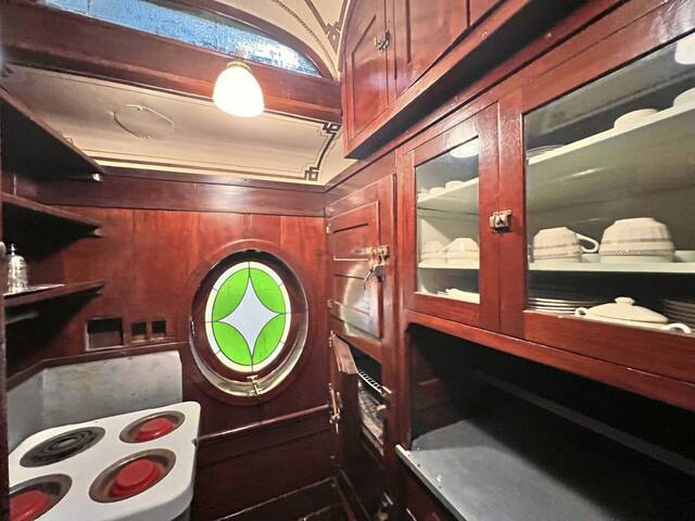 7132933_web1_vnd-Daycationtrolley-040724-14