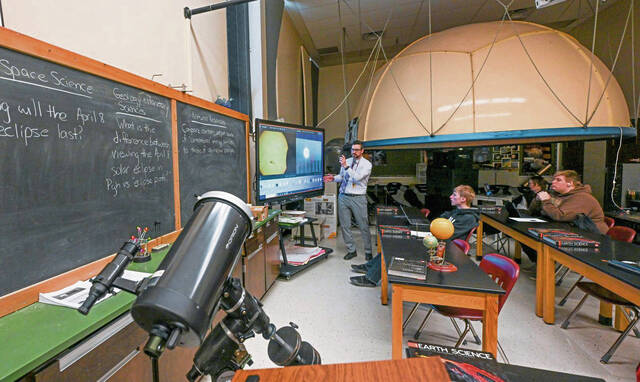 7150802_web1_gtr-schooleclipse1-032424