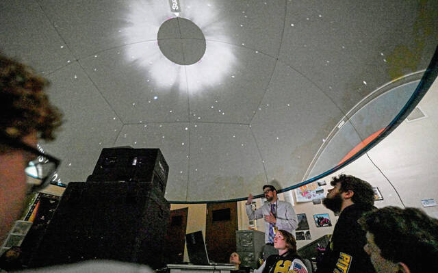 7150802_web1_gtr-schooleclipse6-032424