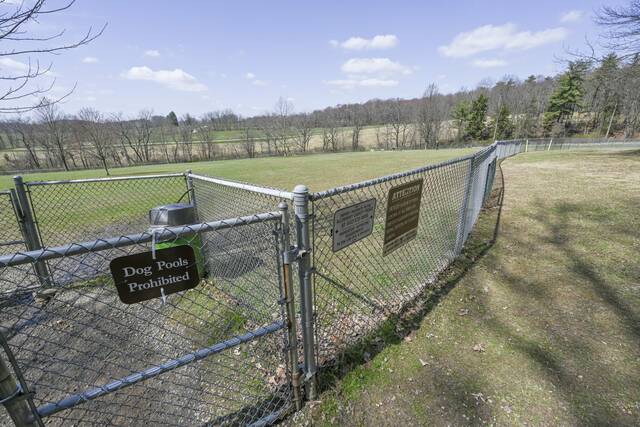 7196822_web1_her-HartwoodDogPark1-041124