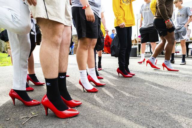 7203745_web1_gtr-WalkInMyShoes9-041623
