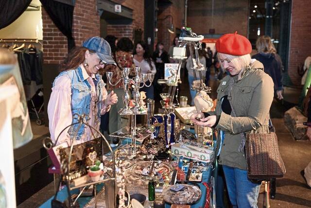 7209035_web1_PTR-FiveThings-VintageFair