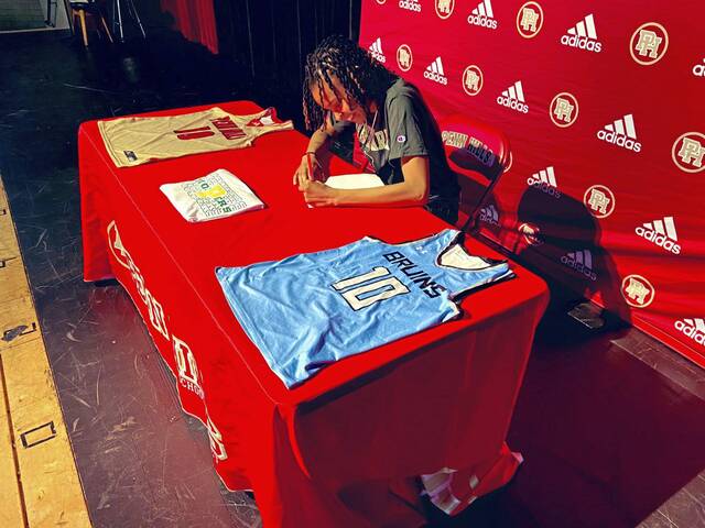 Penn Hills senior joins Point Park basketball at exciting time