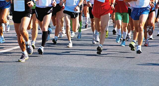 7213885_web1_Runners