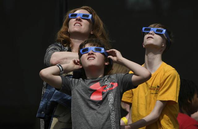 7226785_web1_ptr-CSCeclipse004-040924