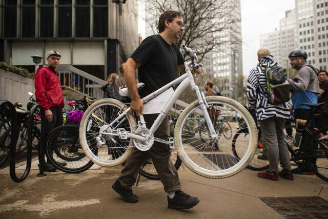 7229119_web1_PTR-GhostBike-2-041124