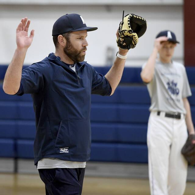 Ex-MLB pitcher David Phelps helps launch Aquinas Academy baseball team