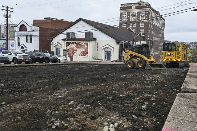 7232379_web1_gtr-lo-parkinglots001-041124