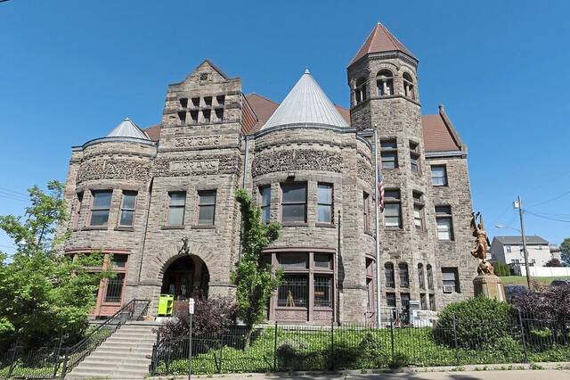7235255_web1_PTR-FiveThings-BraddockLibrary