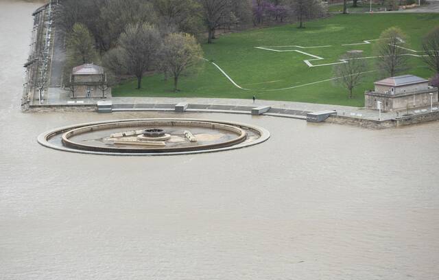 7240430_web1_ptr-flooding1