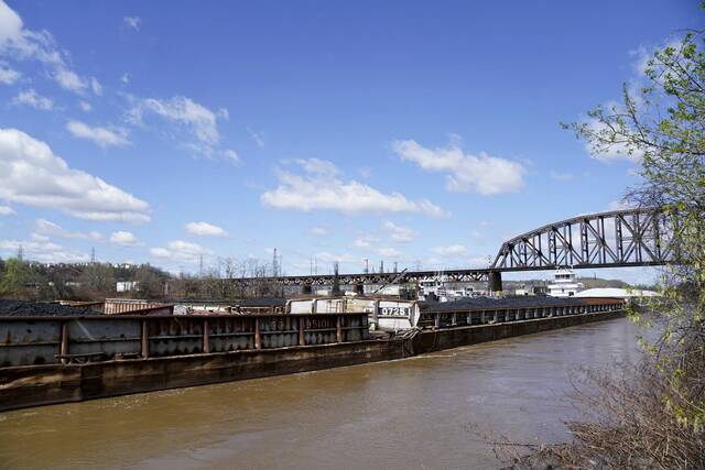 7243995_web1_PTR-barges041424