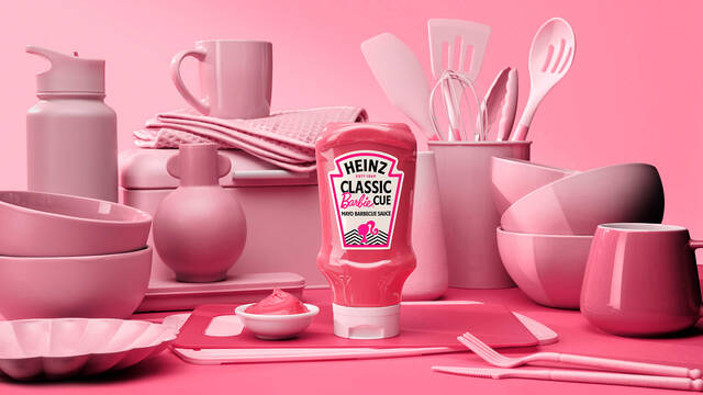 7252122_web1_HEINZ-CLASSIC-BARBIECUE-SAUCE-04