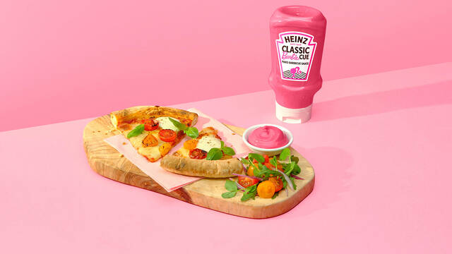 7252122_web1_HEINZ-CLASSIC-BARBIECUE-SAUCE-05