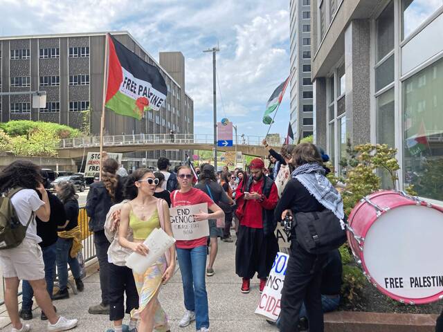 7255959_web1_ptr-bidenprotest1