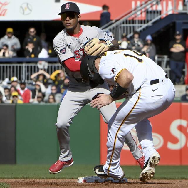 7268892_web1_ptr-BucsRedSox04-042124