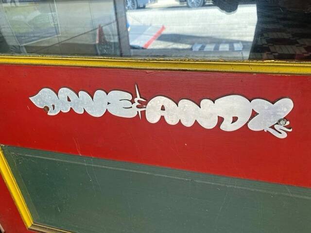7273117_web1_PTR-DaveAndys-4