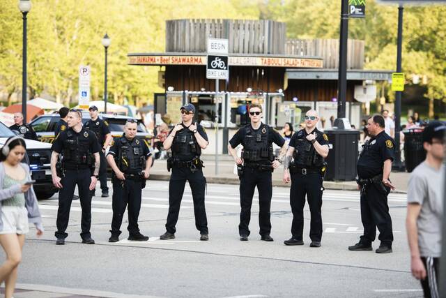 7295986_web1_PTR-OaklandProtest4-042924