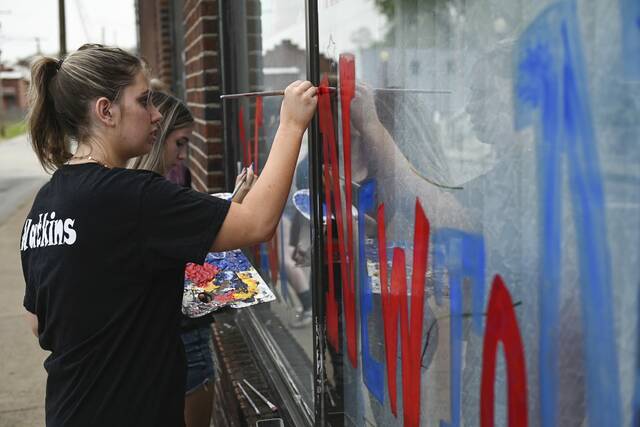 7301039_web1_gtr-lo-WNWindowPaint006-050124