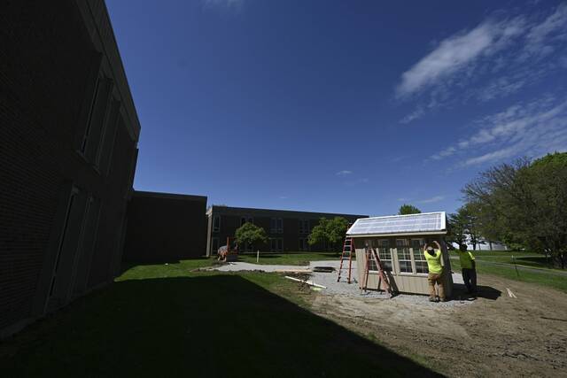 7280424_web1_vnd-highlandsgreenhouse-050324