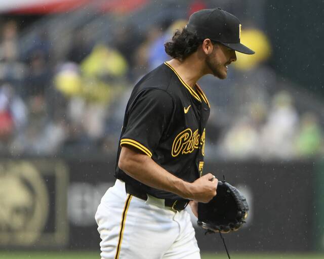 7315549_web1_ptr-BucsRockies05-050524