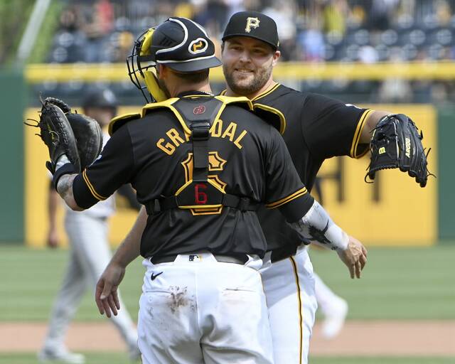 7317310_web1_ptr-BucsRockies10-050624