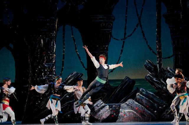 7323964_web1_ptr-balletparentchild2