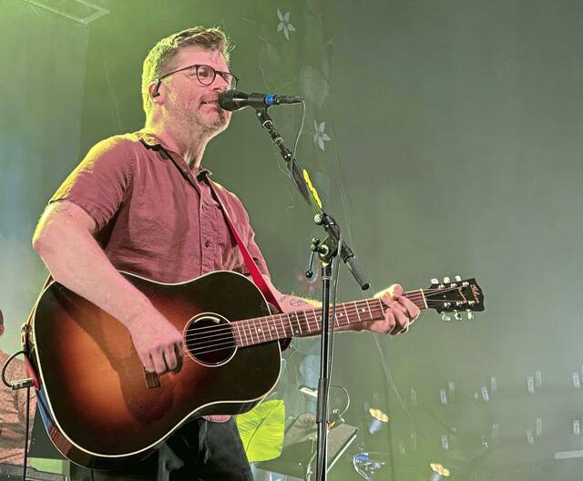 7325607_web1_ptr-Decemberists3-050824
