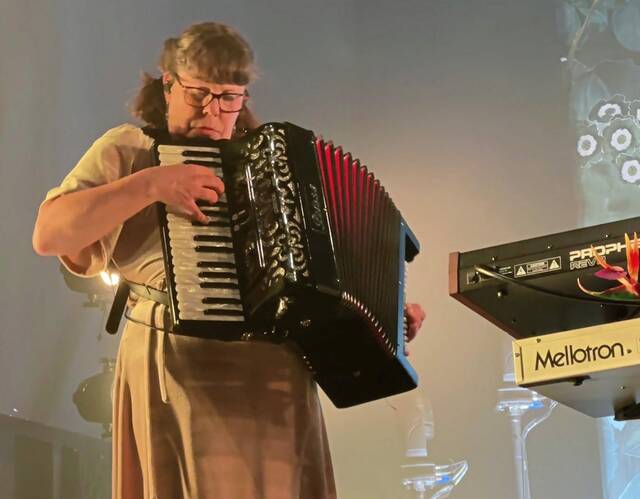 7325607_web1_ptr-Decemberists6-050824