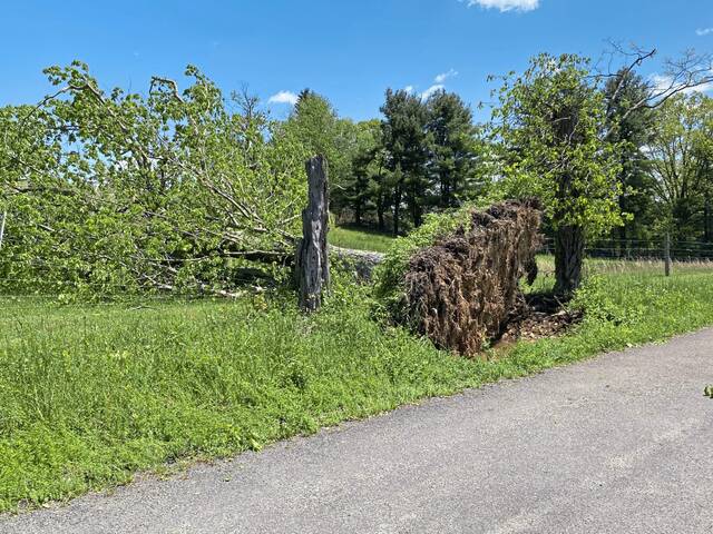 7326917_web1_gtr-LigTwpTornado2-050924