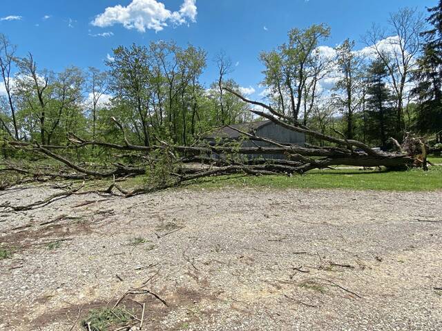 7326917_web1_gtr-LigTwpTornado4-050924