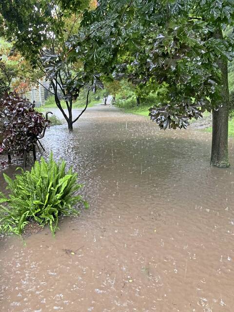 7327274_web1_vnd-oakmontflooding2-051024--6-