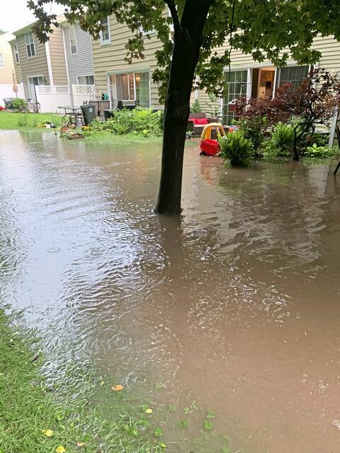 7327274_web1_vnd-oakmontflooding2-051024