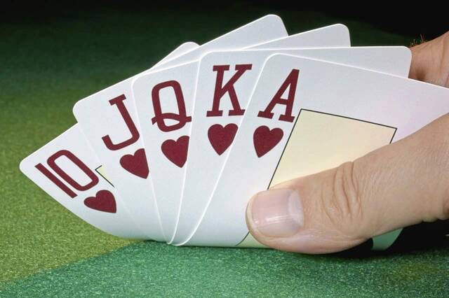 7331081_web1_Royal-Flush-Cards