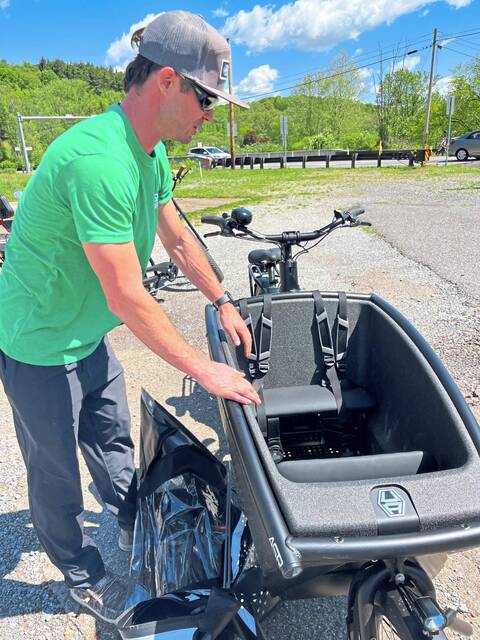 7331232_web1_naj-bikeshop-051624-2