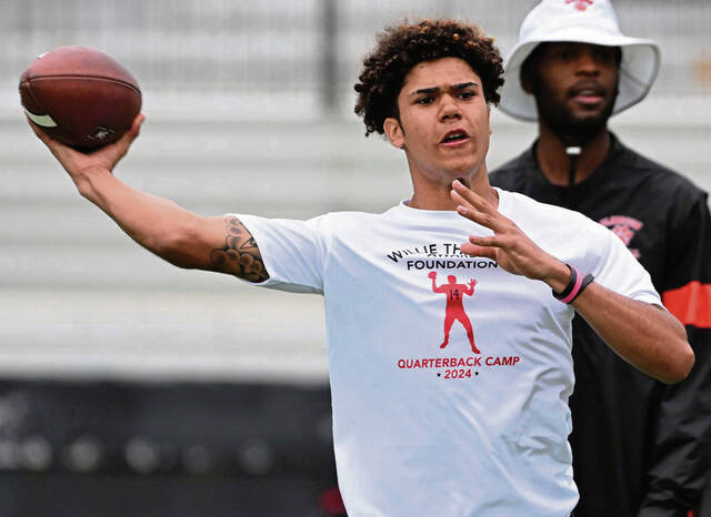 Willie Thrower camp continues to grow, honor legacy of barrier-breaking Valley QB