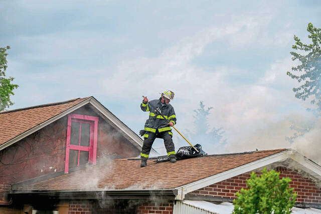 7345099_web1_VND-LeechburgFire100-051524