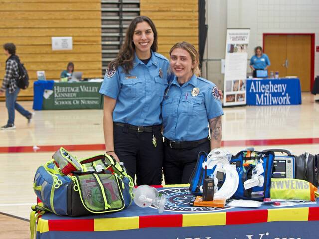 7349260_web1_nhj-communityconnections-052322-12