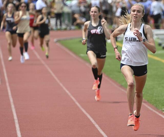 Distance-running power couple shatters records at WPIAL championships