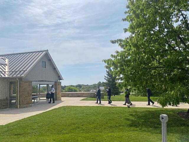 7357047_web1_GTR-HonorGuard-Cemetery