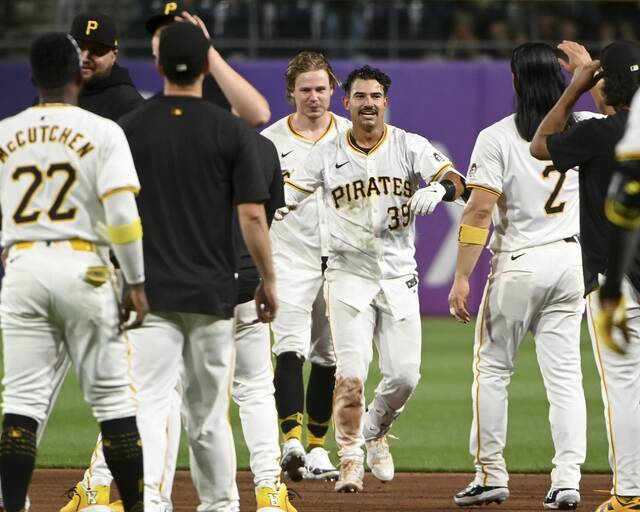 7369618_web1_ptr-BucsGiants11-052224