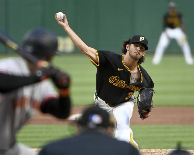 7373573_web1_ptr-BucsGiants04-052324