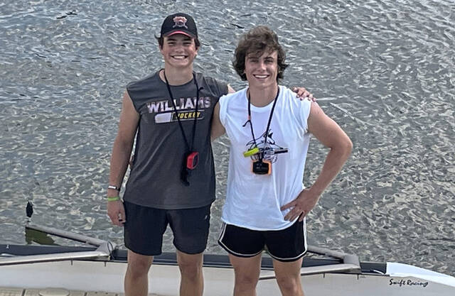 Fox Chapel rowers develop chemistry, qualify for nationals