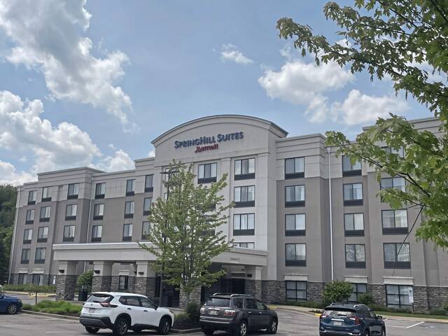 7378057_web1_vnd-frazerhotel