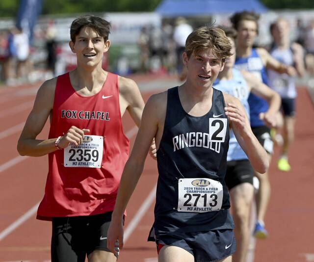 Fox Chapel’s Rowan Gwin part of dominant showing for WPIAL in 1,600 at PIAA championships