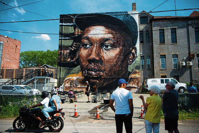 7391041_web1_ptr-GibsonMural1-052221