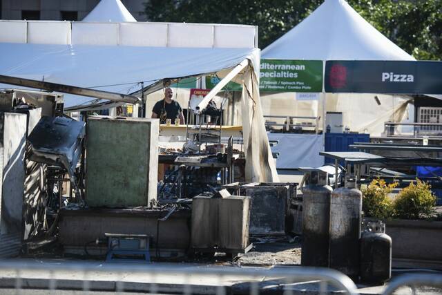 7402247_web1_ptr-artsfestfire12-060124